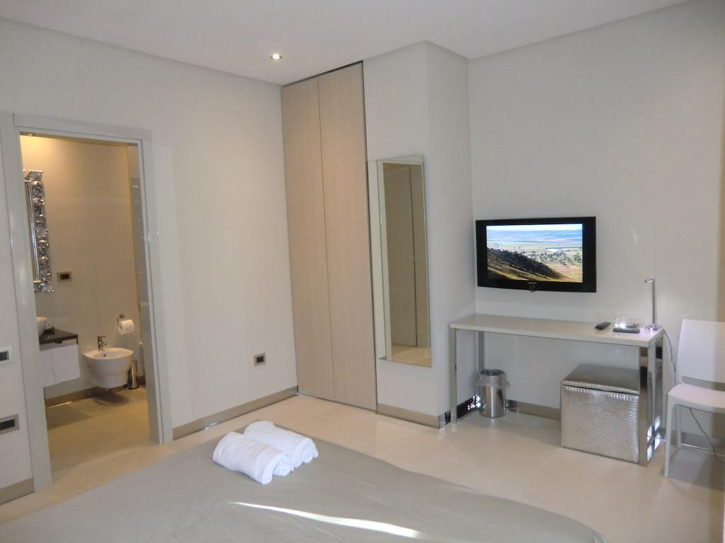 B&Beach Cagliari Guest House Δωμάτιο φωτογραφία