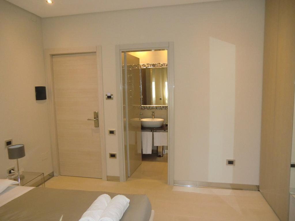 B&Beach Cagliari Guest House Δωμάτιο φωτογραφία