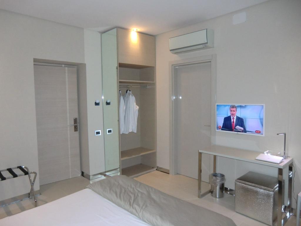B&Beach Cagliari Guest House Δωμάτιο φωτογραφία