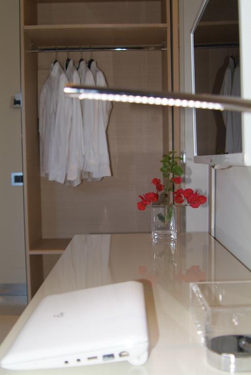 B&Beach Cagliari Guest House Δωμάτιο φωτογραφία
