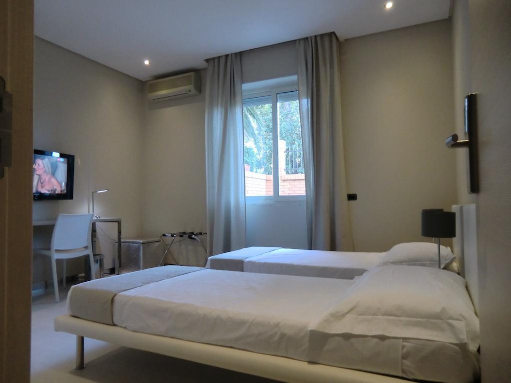 B&Beach Cagliari Guest House Δωμάτιο φωτογραφία